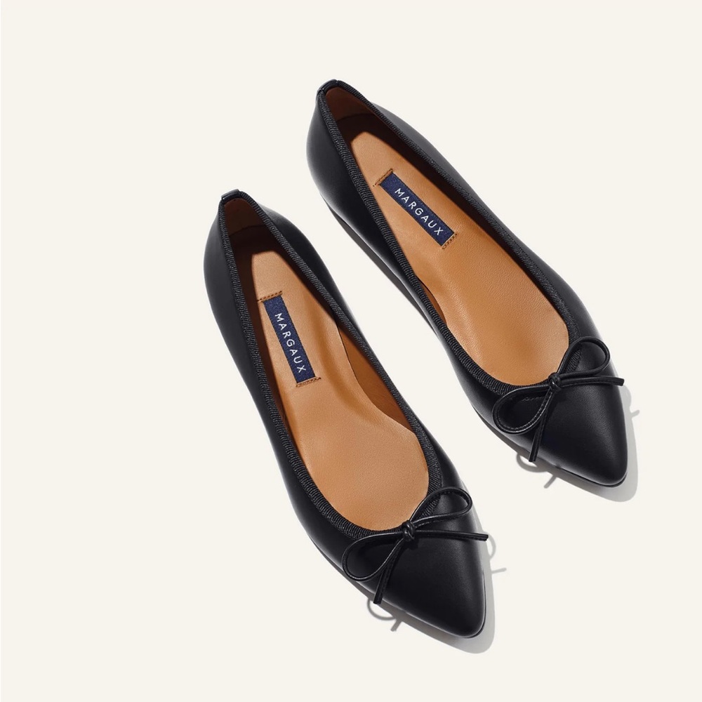 Margaux the Pointe - black leather